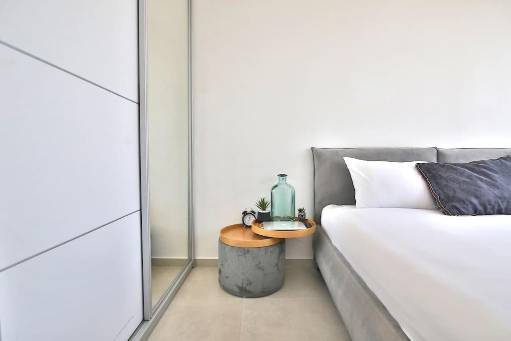 Apartment Luxury 2 Bedroom Gindi Tlv Tel Aviv